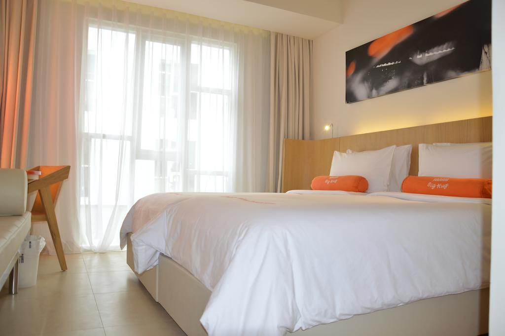 Harris Hotel Raya Kuta Lombok Exterior foto
